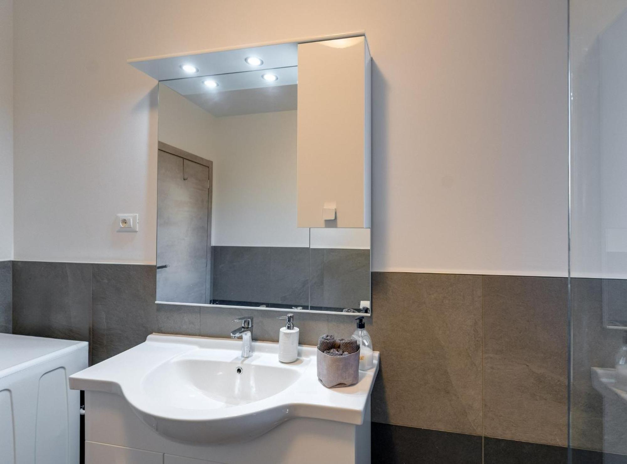 Apartments Baricevic Опатия Экстерьер фото